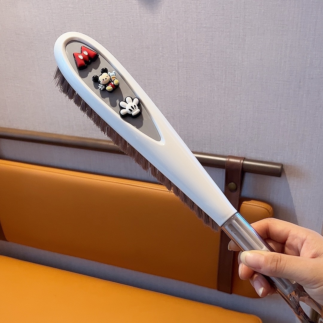 흰색 대형 미키 침대 브러시