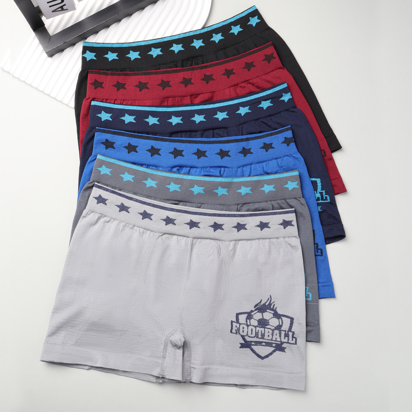 Calzoncillos bóxer para niños, muy vendidos en el extranjero, elásticos y transpirables, con estampado de fútbol, ropa interior deportiva para niños.