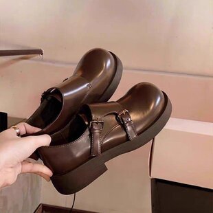 Ӣ���L���СƤЬŮ��Ƥ�A�^���ˆ�Ь2026�¿��ɫһ�_���ɸ�Ь