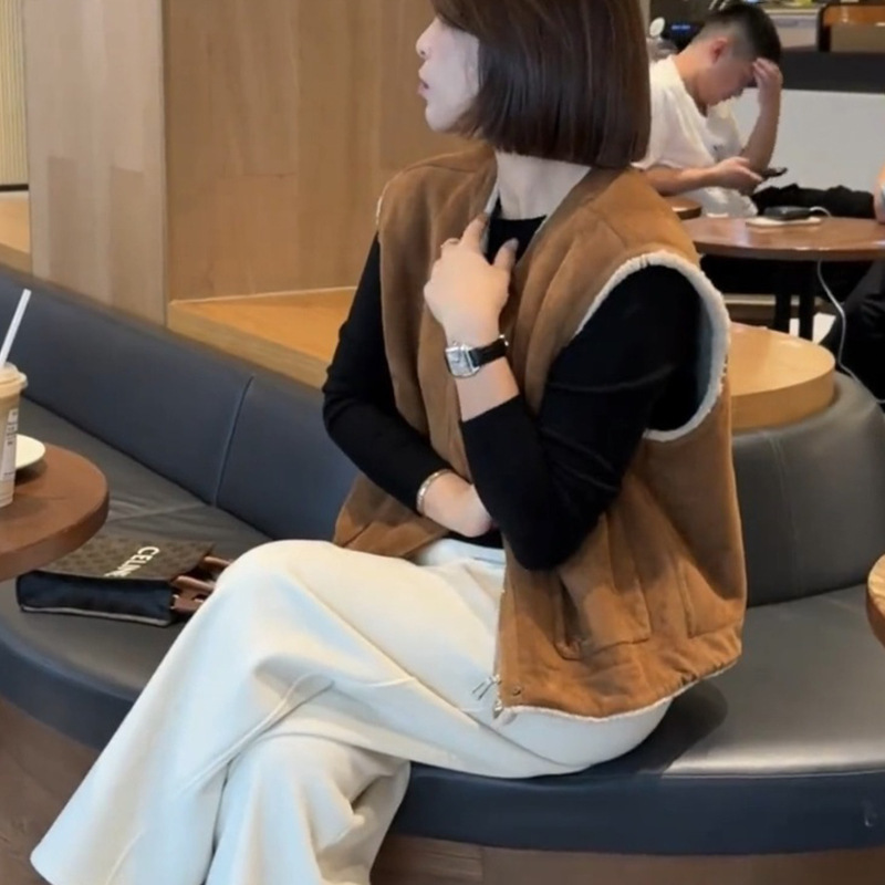 两面穿羊羔毛马甲女秋冬新款2025爆款皮毛一体坎肩时尚外穿背心潮|undefined