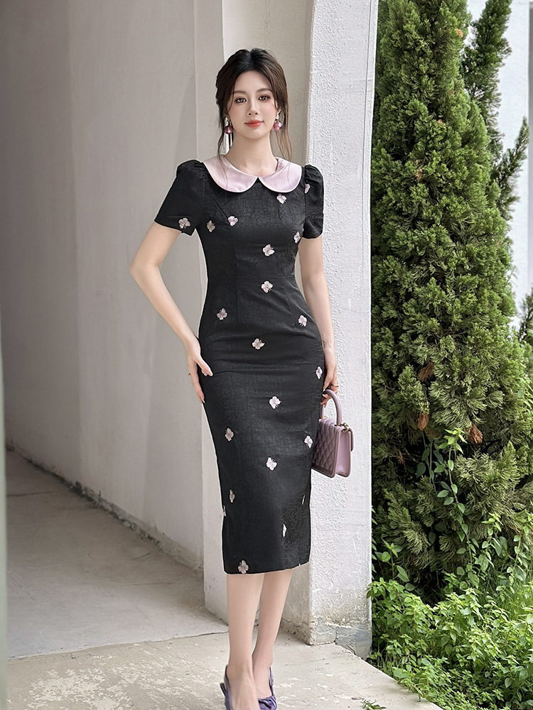 Váy ôm body nữ kiểu Pháp cổ điển mặt búp bê thêu hoa — màu đen
