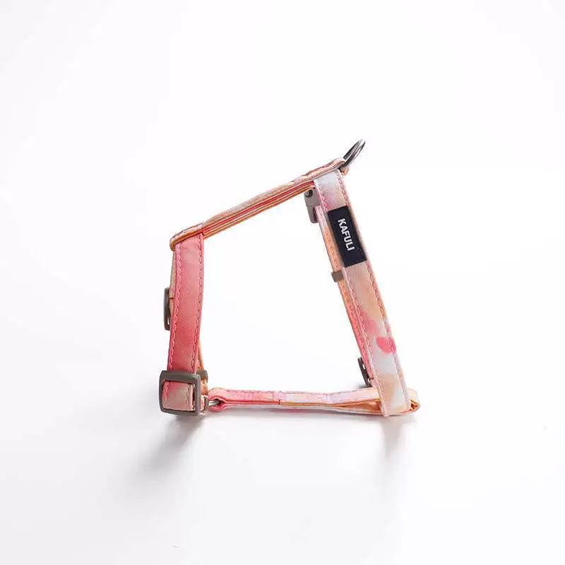Балаклава? Wait no. We should translate properly: зимние полупрозрачно? Let's craft:
