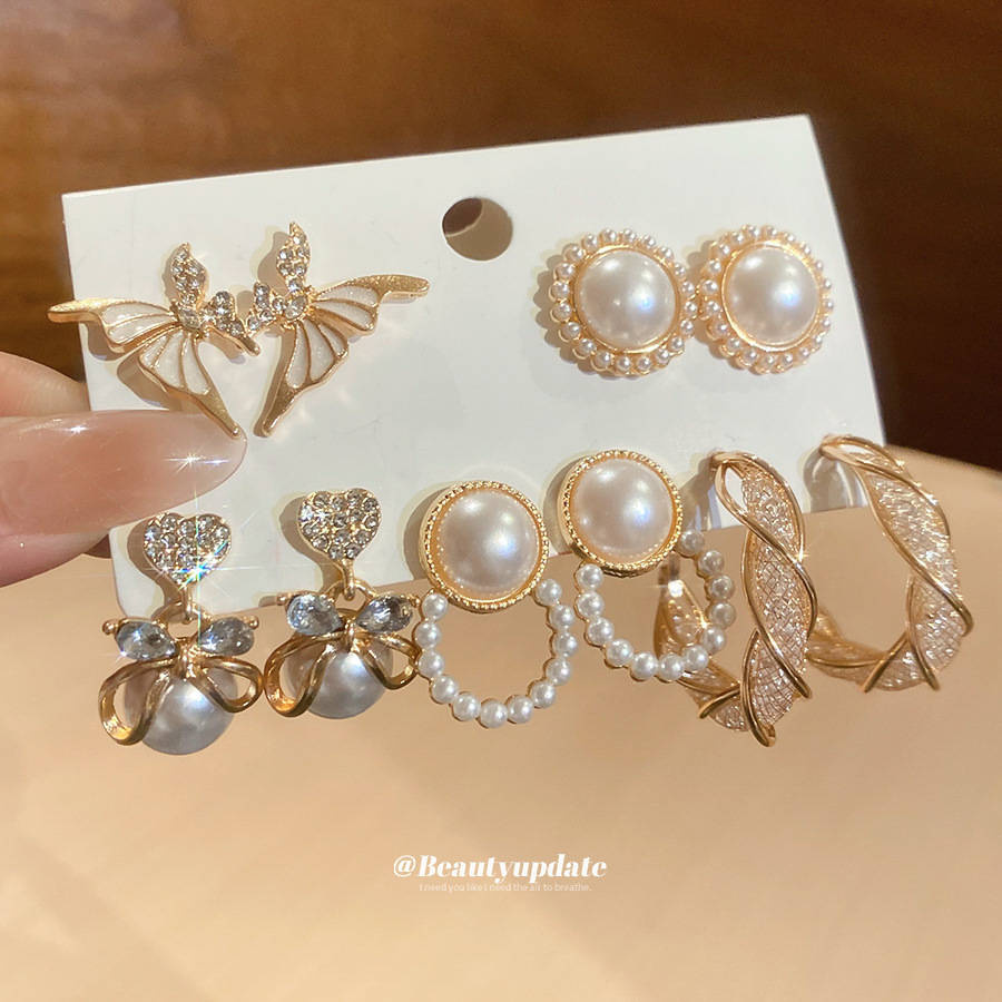 Earrings from pearl