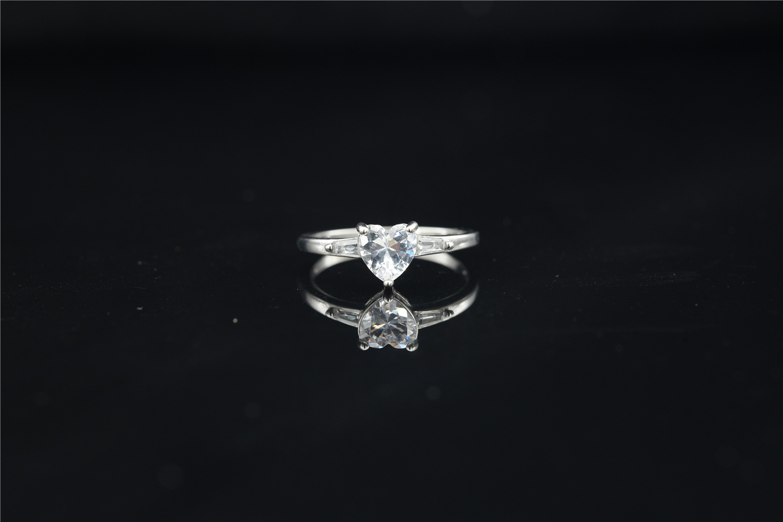 10, 5 Ring Size Wholesale Jewelry Simple Style Classic Style Heart Shape Titanium Steel Rings