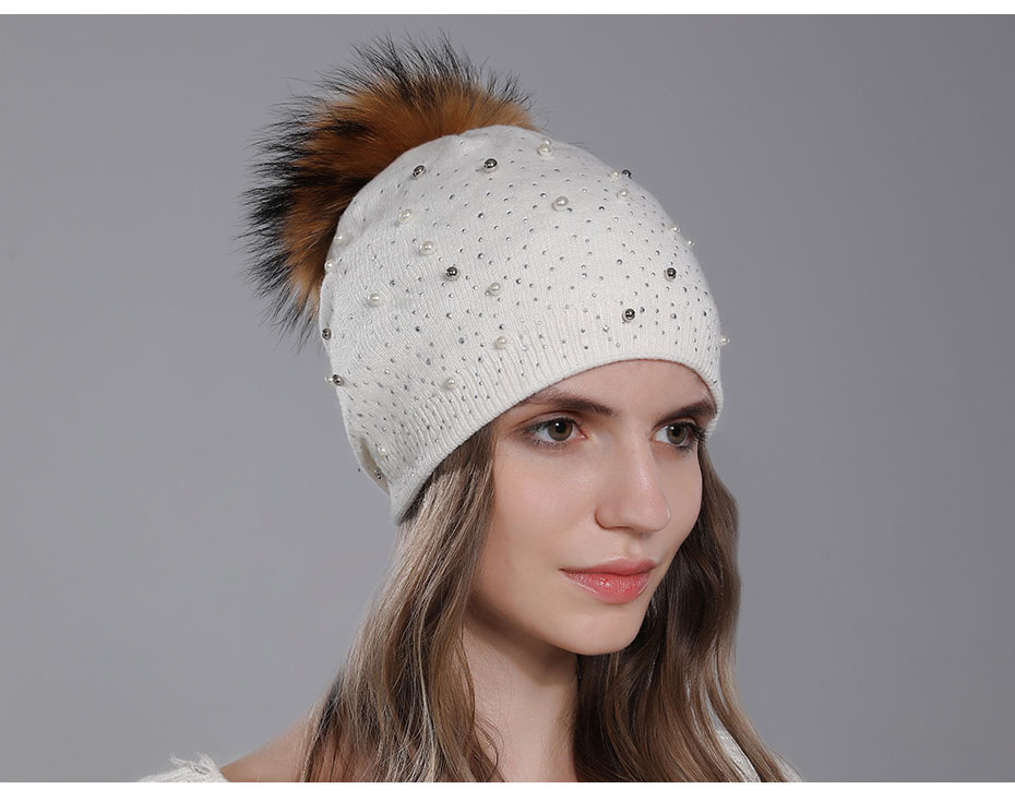 Perle de laine pour femmes pour la chaleur de l'hiver, chapeau tricoté en boule de fourrure de raton laveur, style pull à la mode pour femmes_voghion.com