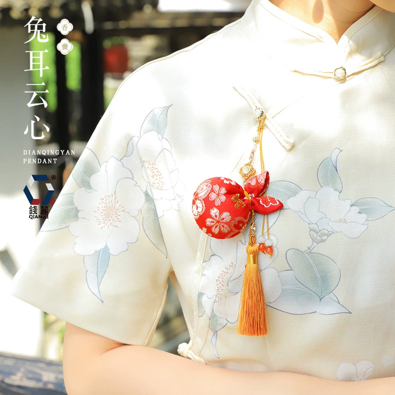 [Qian Li] Античная ручная кладь в саше из парчи с кроликом подвеска в саше с кроличьими ушками Маленькая подвеска в саше висит оптом