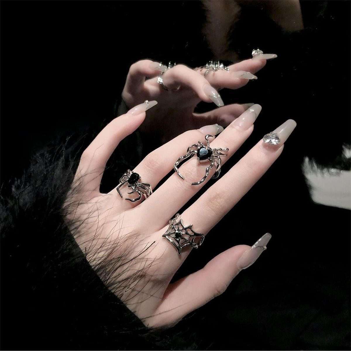 Dark retro black gemstone spider nail ring niche design high-end cool style open personality ring