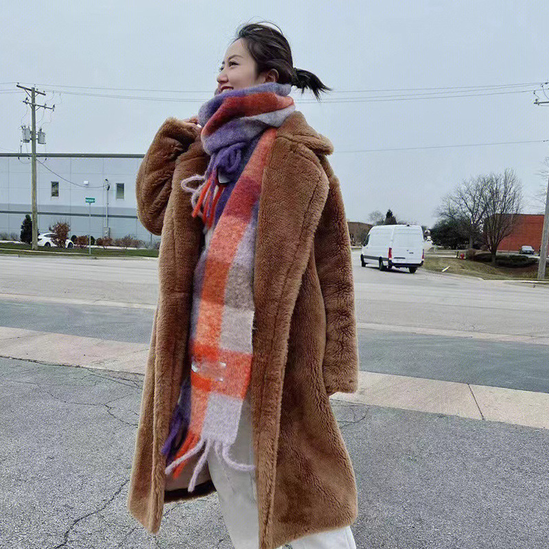 虹のマフラーの女性の冬のショールのカップルのカラーの格子の保温は厚いです。