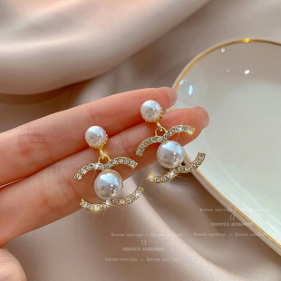 Tweed Style Pearl Letter C Diamond Earrings Accessible Luxury Elegant Earrings Women's New Trendy Fashion Versatile Earrings