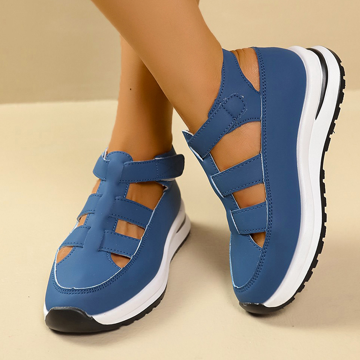 Comercio exterior de tamaño grande sandalias de talón de pendiente hueca verano 2025 nuevo velcro muffin grueso interior zapatos de altura de mujer 43