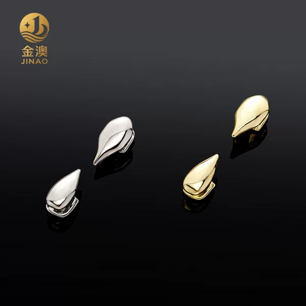 Vampire fangs fangs European and American Halloween Funny Explosions Real Gold Electroplated Tiger Tooth Men's and Women's All-match Braces