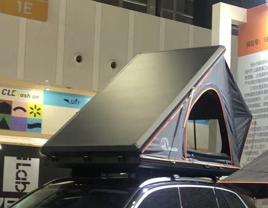 Outdoor Camping Quick-Open Aluminum Shell Hard-Top Roof Tent for Suv, Sedan, Mountain Camping, Hunting, and Stargazing