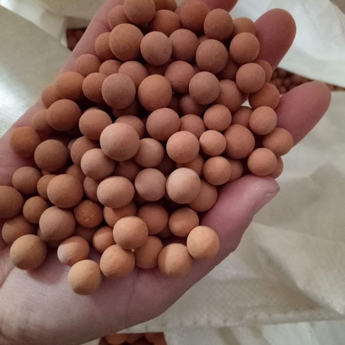 现货批发麦饭石球负离子陶瓷球淋浴过滤除氯沐浴养鱼绿植盆栽透气