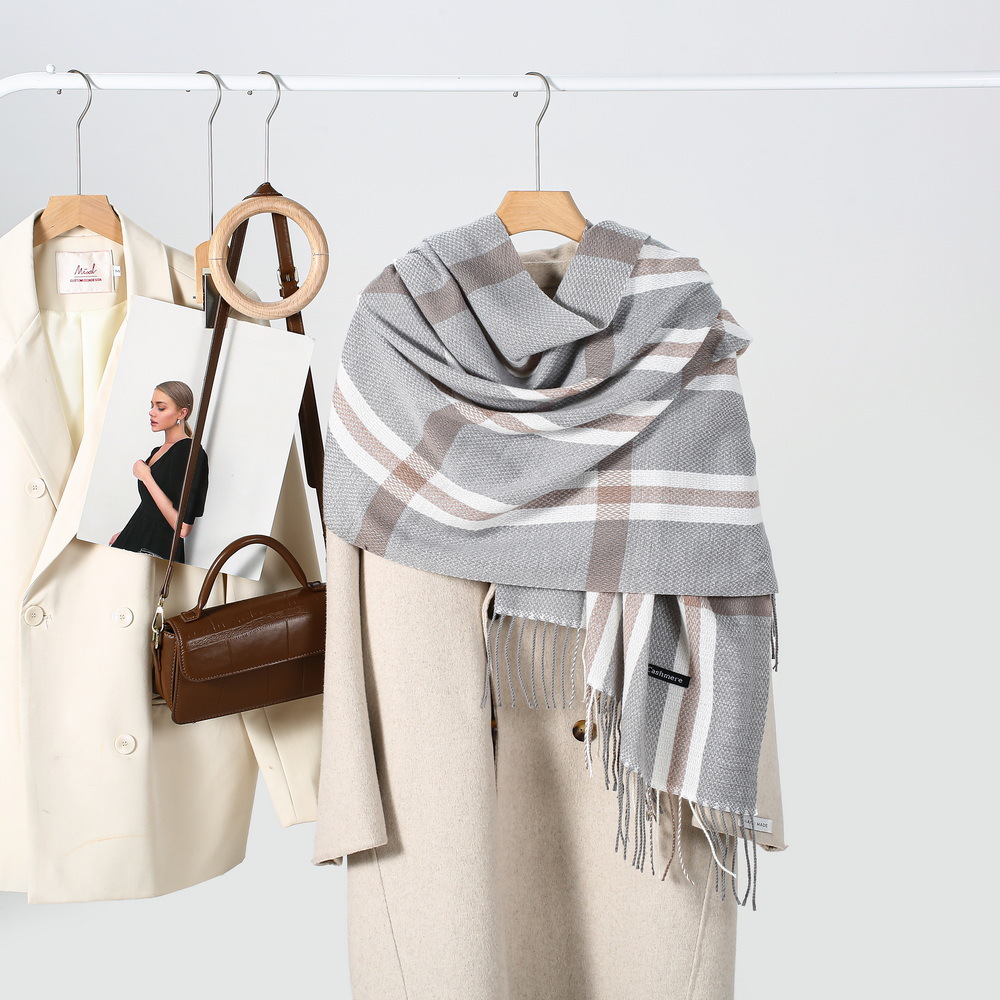 Sügis-talvine külmakindel ja soe narmastega sall. Moodne, lihtne ja mitmekülgne meeste ja naiste ruuduline pikk sall._voghion.com