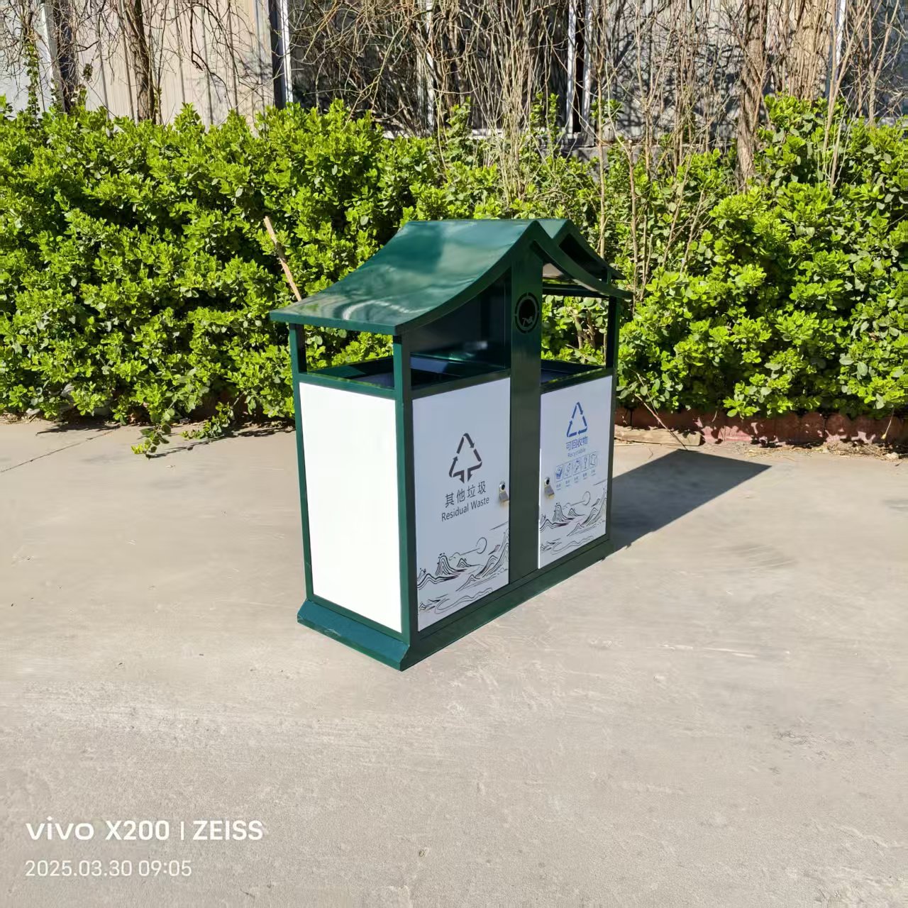 厂家供应复古镀锌板果皮箱垃圾桶 小区公园景区街道适用