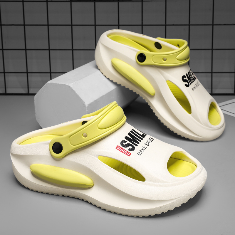 En nombre de las sandalias y pantuflas para hombres y mujeres, los estudiantes de verano EVA pisando mierda, suelas gruesas, uso externo, conducir sandalias y pantuflas transfronterizas