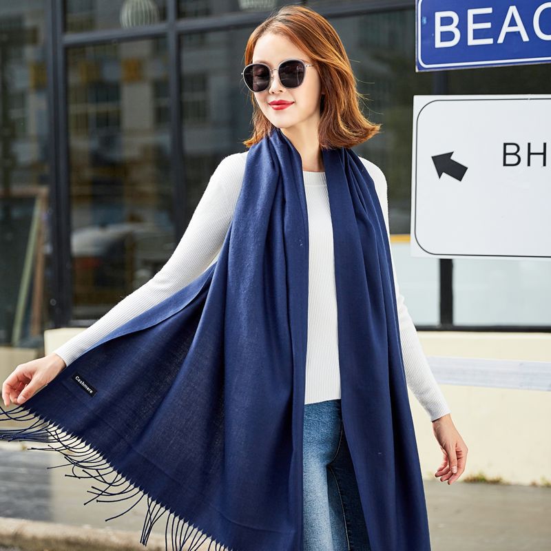 Solid color scarf made of faux fur
