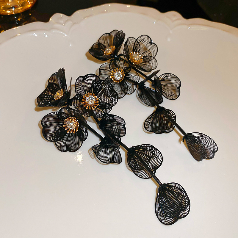 Pendientes de borla de pétalo de flor de circón de aguja de acero Pendientes exagerados de temperamento fresco y dulce Pendientes de estilo de vacaciones de moda