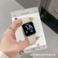 ����ֱ�Ů�|�����s�߼���ŮʿŮ�����Դ���P���z���՚v2025�¿�