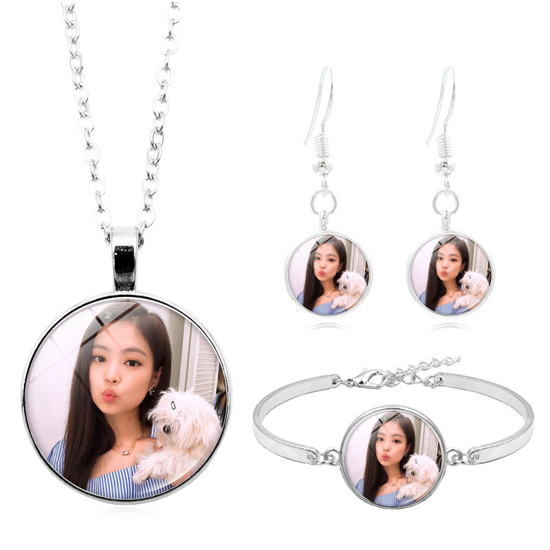 Combinación del Grupo de las mujeres de Corea del Sur Lisa collar traje de moda transfronteriza pulsera de plata pendientes de la joyería traje Rosa regalo de tinta