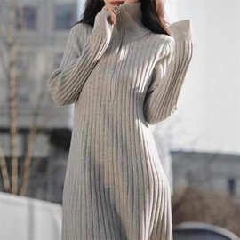 新款针织裙2025秋冬半拉链坑条毛衣裙女长款配大衣时尚打底连衣裙