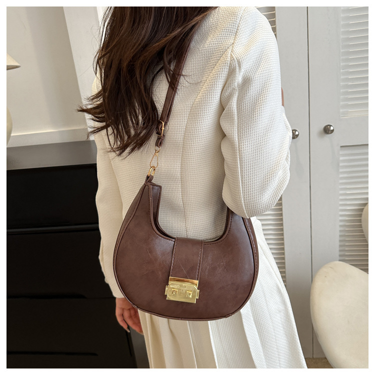 Nuova borsa a tracolla minimalista per donna, versione coreana, borsa sotto le ascelle dolce e straniera, tendenza invernale popolare, borsa da donna a forma di mezzaluna_voghion.com