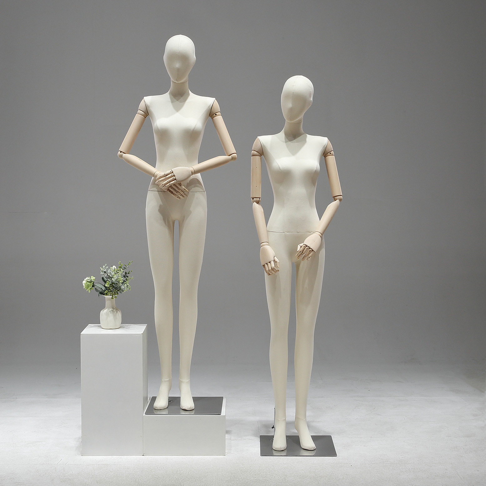 Tienda de ropa coreana colgante de hombro plano modelo de mano accesorios ventanas de mujer y mujer mitad de cuerpo maniquí modelo de muñeca estante de exposición