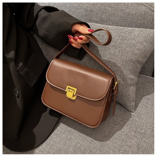 高级感豆腐包气质女包2024新款时尚通勤包包小众设计斜挎包小方包