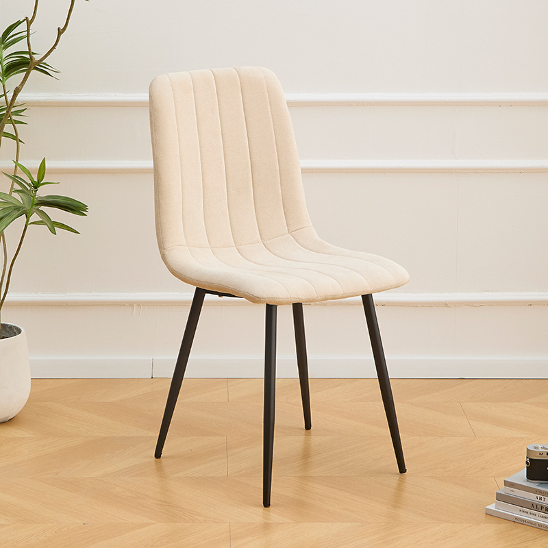 Silla de comedor minimalista moderna silla de respaldo de color de hierro forjado para el hogar, restaurante, hotel, negociación de lujo ligero, silla de ocio de paquete suave