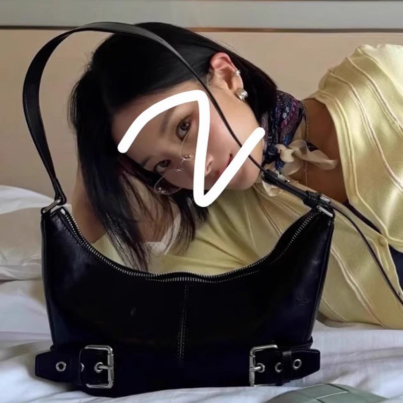 Korean Niche Designer High-End Crescent Bag Retro Belt Buckle Handbag Accessible Luxury Simple Shoulder Bag for Women