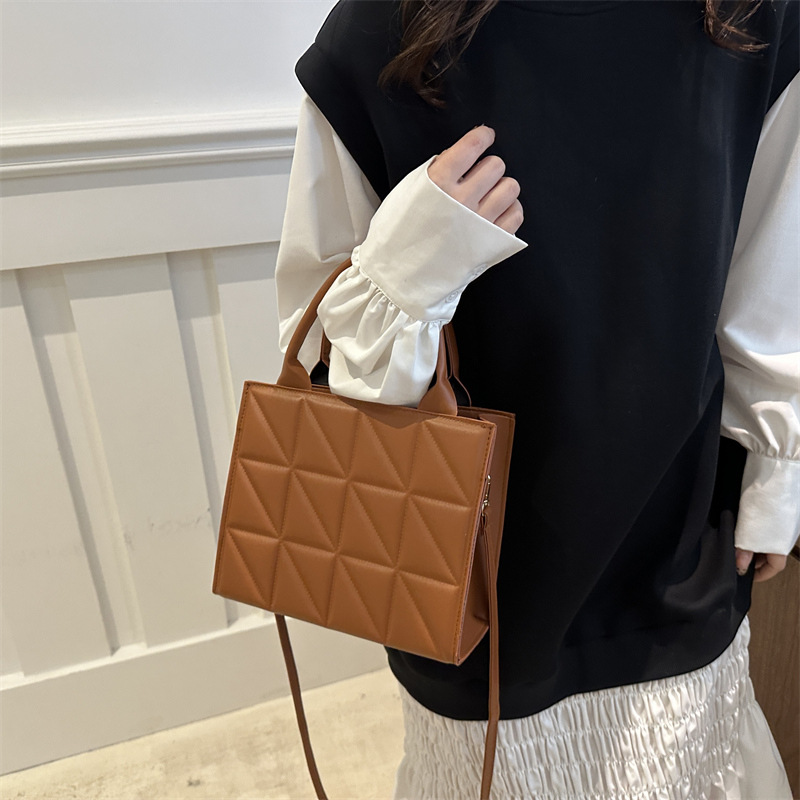 Nuevo hilo de bordar de alta gama, estilo occidental, pequeño bolso cuadrado portátil, moda coreana femenina, bolso de mensajero de un solo hombro