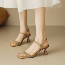 �r�К��|���θ��߸�ЬŮ�n��¶ֺ�A�^ţƤһ�֎���Ь6cn�r�b��Ь