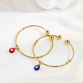 耳环;耳钉;项链