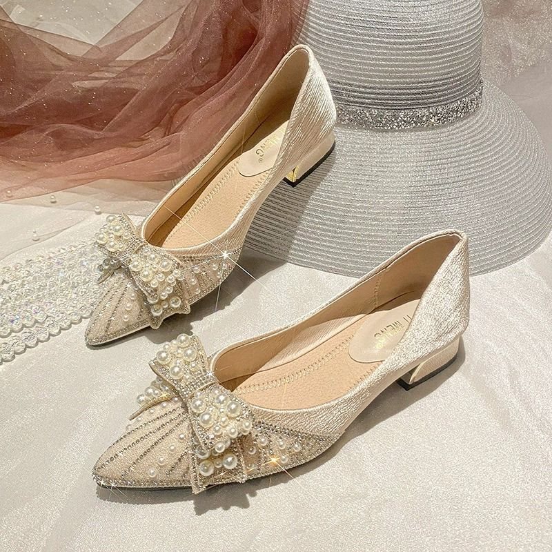 Wedding shoes for spring and summer to match skirts, 2025 new Chinese-style single shoes with rhinestone bows, low-heeled single shoes, new high-heeled shoes Wedding shoes for spring and summer to match skirts, 2025 new Chinese-style single shoes with rhinestone bows, low-heeled single shoes, new high-heeled shoes