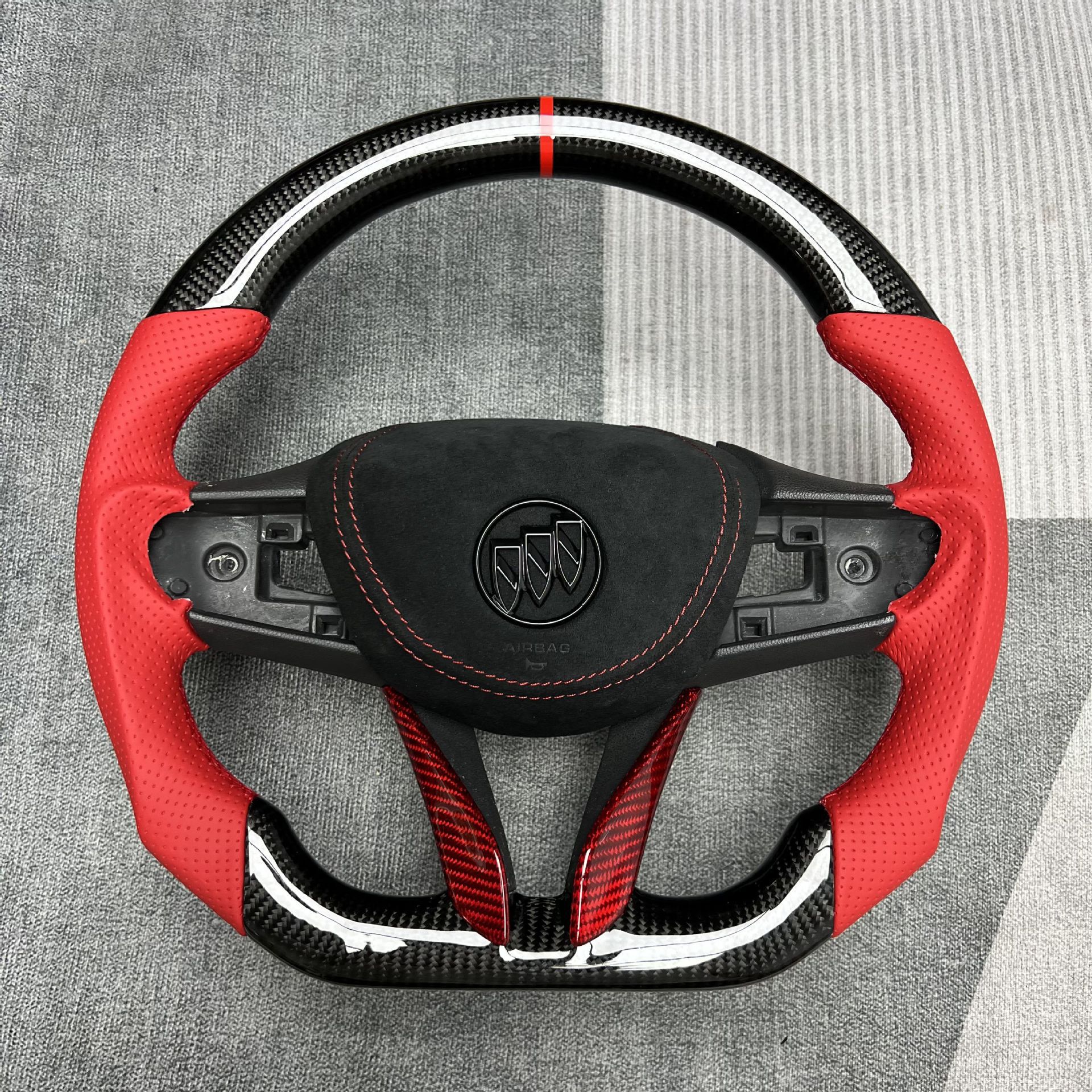 Factory Customized Carbon Fiber Car Steering Wheel Modification Suitable for Buick Chevrolet/Lacrosse/Lacrosse/Glacier