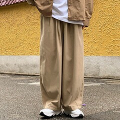 日本式の原宿風ins潮牌のまっすぐな筒のゆったりしている広脚のズボンの街頭の復古的な香港風の工装のカジュアルなズボンの男