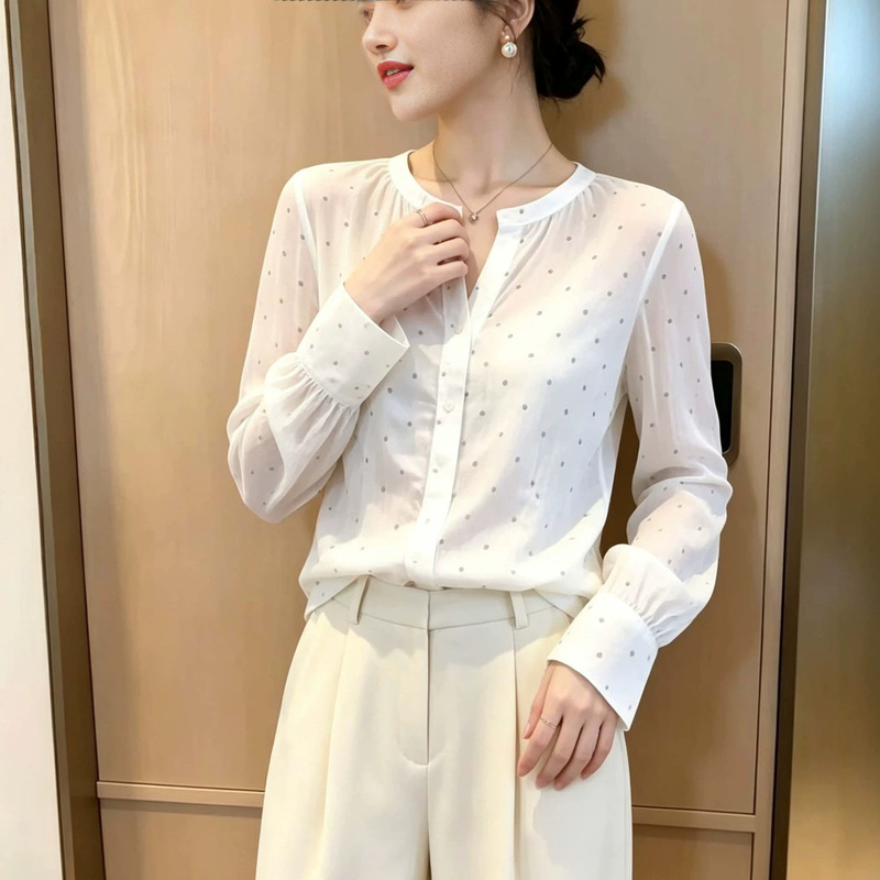 Stylish white polka dot shirt with stand-up collar for women, new style, sun-protective doll collar top Stylish white polka dot shirt with stand-up collar for women, new style, sun-protective doll collar top