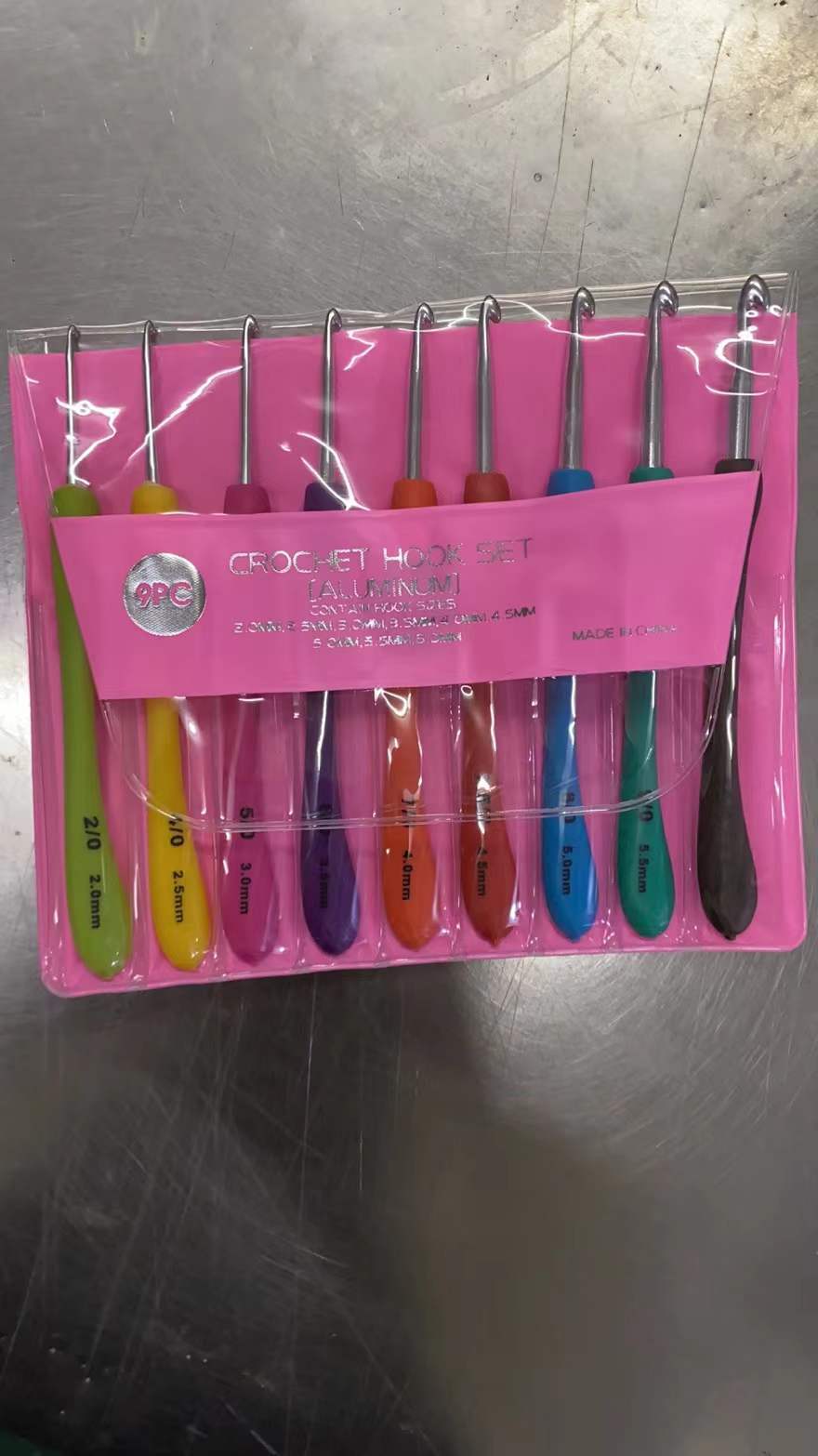 Herramientas de tejer agujas de suéter nuevo plástico mango suave de aluminio crochet conjunto de 9 piezas 2.0-6.0 pu embalaje