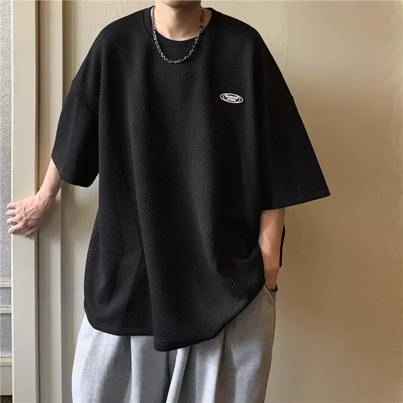 Белая передняя геометрическая текстура жаккардовая красивая свободная пятитражная рукавная мужская 2024 летняя повседневная футболка с короткими рукавами