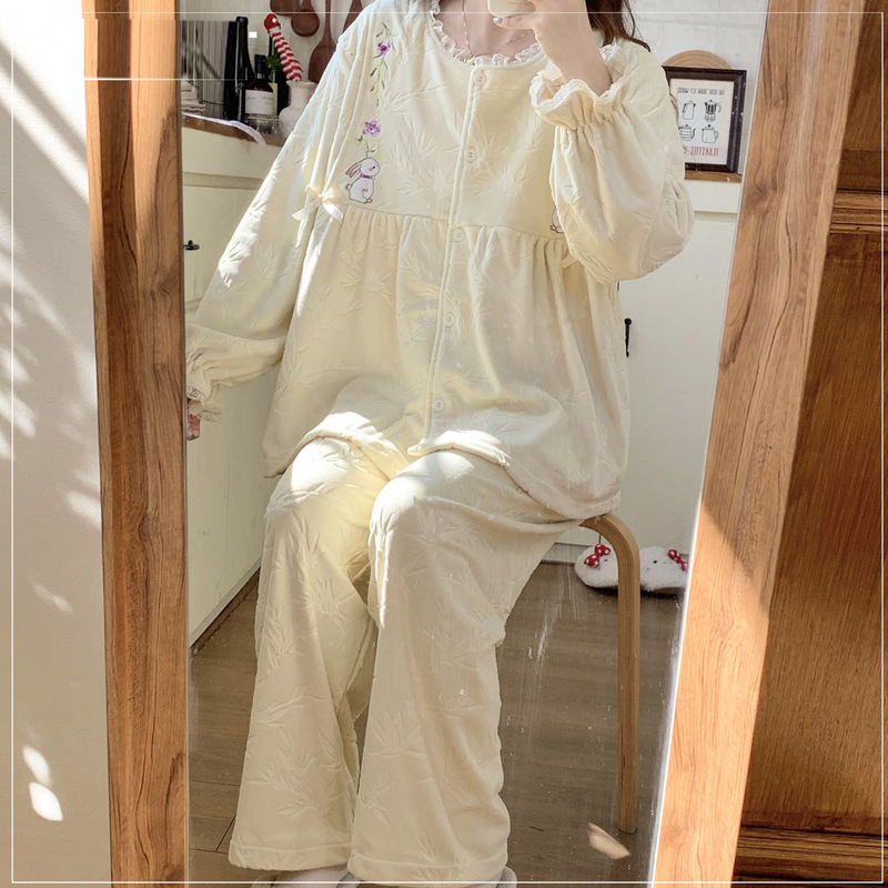 Postpartum Clothing for Spring, Autumn, and Winter, Thickened for Warmth, Made of Island Velvet and Coral Fleece, Maternity Pajamas for Nursing and Home Use Postpartum Clothing for Spring, Autumn, and Winter, Thickened for Warmth, Made of Island Velvet and Coral Fleece, Maternity Pajamas for Nursing and Home Use