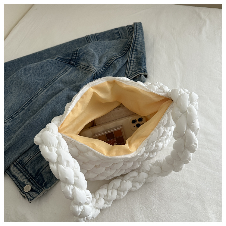 Large-capacity pleated cloud bag, new fashionable single-shoulder hand-held dumpling bag, solid-color simple crossbody bag, cross-border wholesale undefined