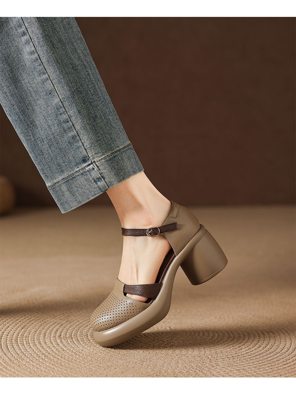 Sandal nữ da cừu mũi trùm đục lỗ quai ngang khóa một chữ gót thô 7.5 cm — màu trắng ngà chi tiết 11