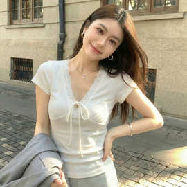 美式辣妹白色v领蕾丝花边正肩短袖t恤女夏季修身紧身短款低领上衣