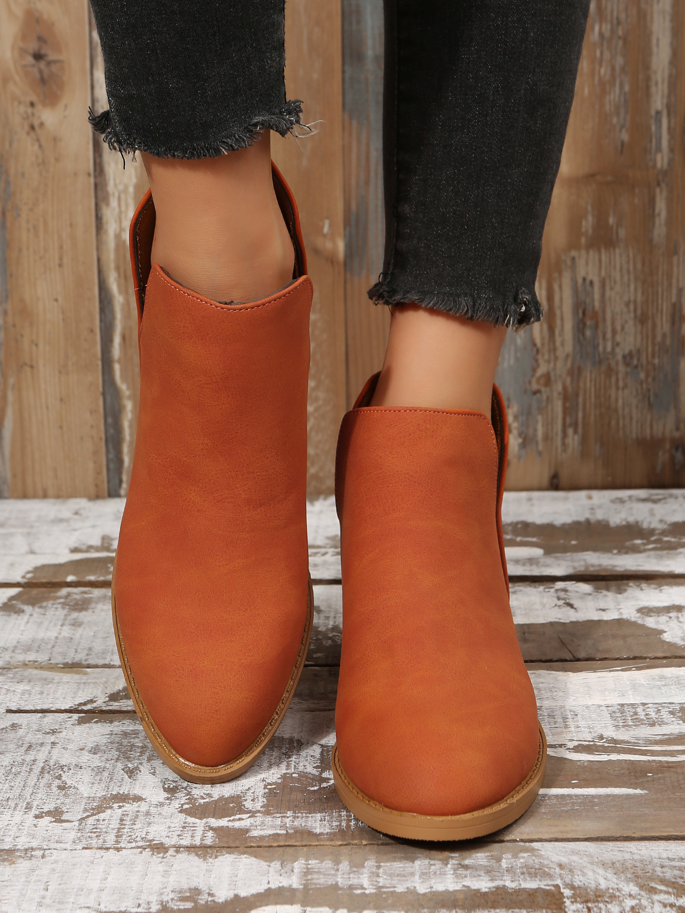 Große Damenstiefeletten aus Wildleder mit klobigem Absatz_voghion.com