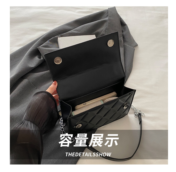 The 2024 autumn new French niche design chain small square bag, a fashionable macaron color single-shoulder crossbody bag undefined