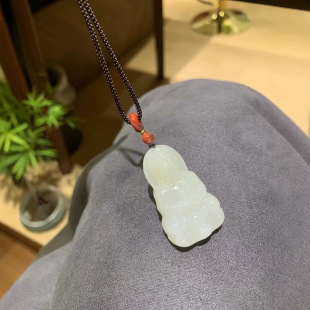 Jin Yu Tang Xinjiang Hetian Jade Guanyin Ice Run Fine Jade Color Elegant Carved Guanyin Compassionate Elegant Eyebrow Dame Dame