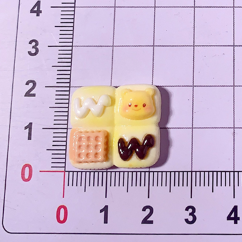 Nueva serie de pizza de dibujos animados Winnie the Pooh DIY accesorios de resina adornamiento de pegamento de crema para el cabello colgante de brazo agujero hebilla agujero