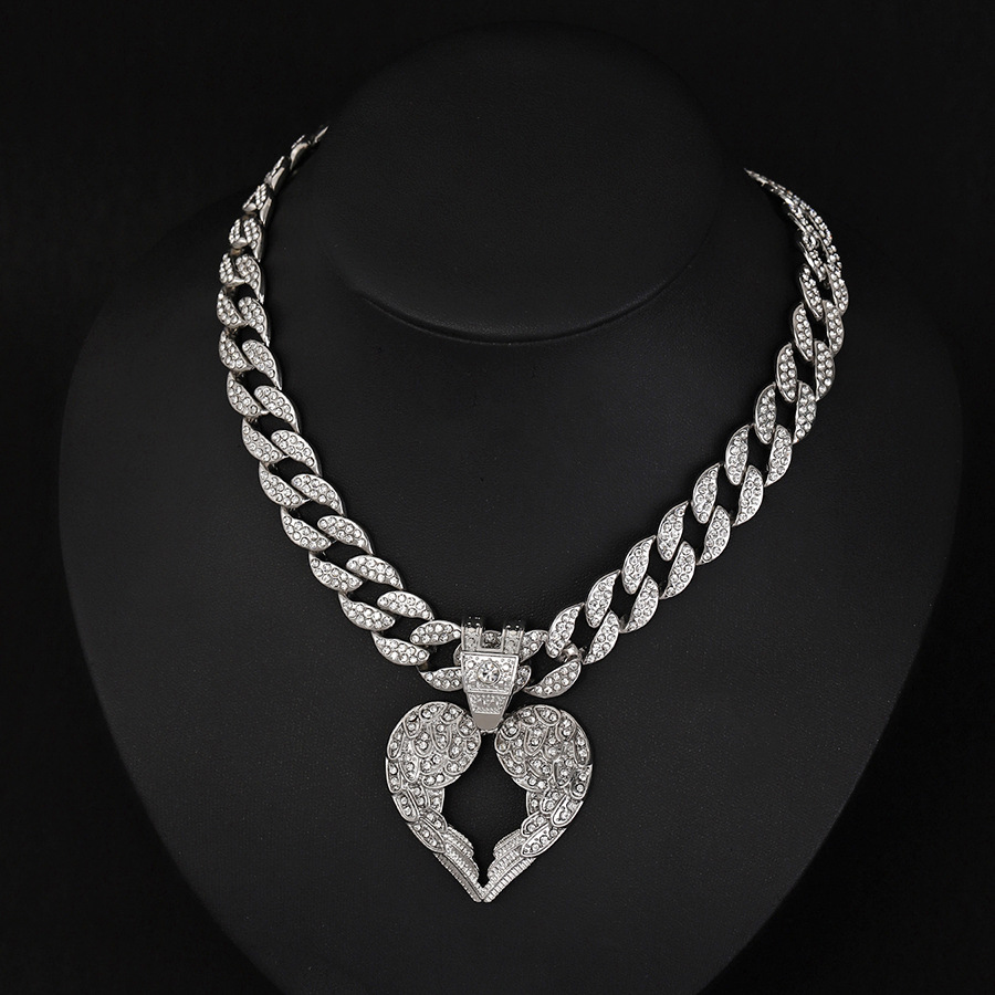Amazon Europa y Estados Unidos Hip Hop transfronterizo aleación de viento llena de diamante amor colgante de alas cadena cubana fábrica de accesorios de alta calidad