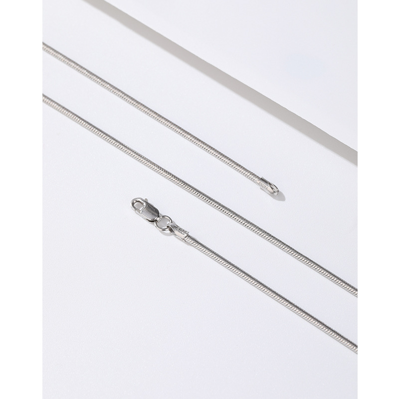 925 plata esterlina 1,5mm Cadena de hueso de serpiente redonda simple cadena de clavícula de los hombres de hip hop personalizado collar de alta calidad para las mujeres