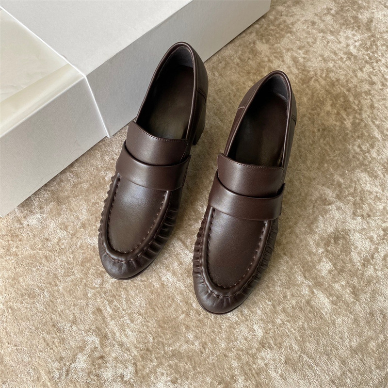 CHUN YUAN RETRO * COWHIDE PLEATED HIGH HEEL LOAFERS 라운드 발가락 가죽 편안한 슬립 온 두꺼운 힐 여성 싱글 슈즈